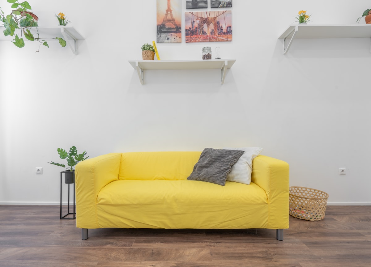 Sonnengelb Zweisitzer – Modern / Kompakt Sofa in Sonnengelb